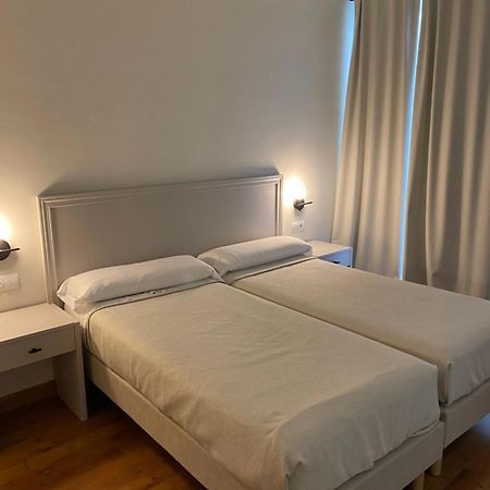 Hotel Santa Ana La Carlota Eksteriør bilde